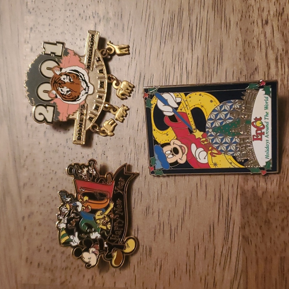 Set of 3 Disney year 2001 Pins